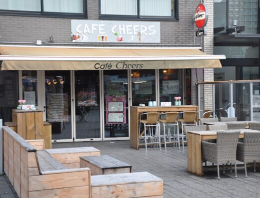 Café Cheers