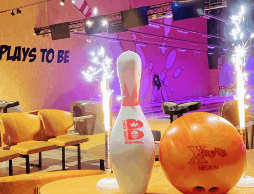 Dolfijn -the plays to be- bowlen/ indoor minigolf/ karaoke/ shuffleboard/ restaurant