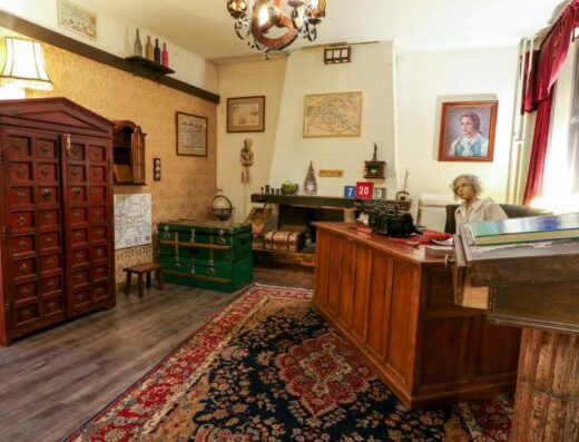 Escape With Friends | Escape Room Enschede⏳