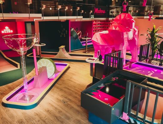 Madness Minigolf Experience