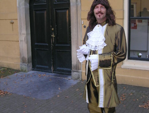 Makoenders, Tekst en Theater